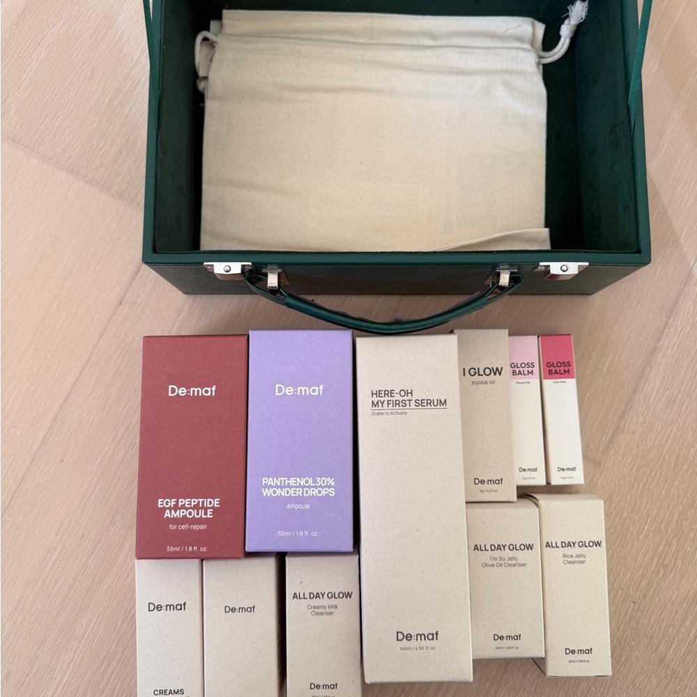 Demaf Skincare Set with Storage Box serum cream